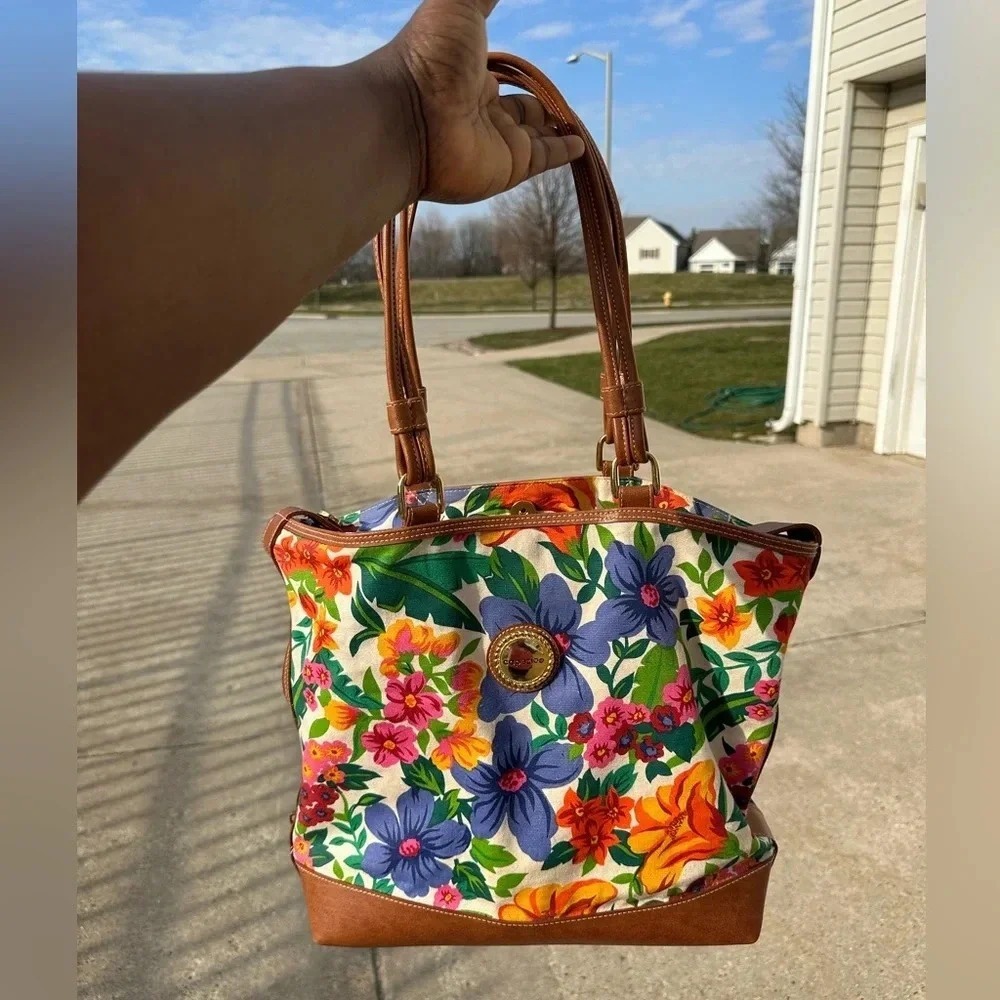 Capezio Summerset Vintage Floral Faux Leather‎ Women's Hand Bag - Picture 6 of 12